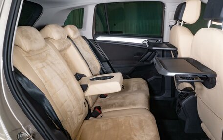 Volkswagen Tiguan II, 2017 год, 2 200 000 рублей, 14 фотография
