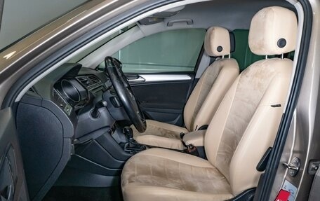 Volkswagen Tiguan II, 2017 год, 2 200 000 рублей, 10 фотография