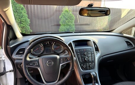 Opel Astra J, 2013 год, 890 000 рублей, 3 фотография