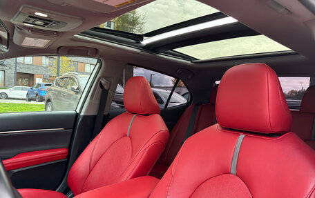 Toyota Camry, 2019 год, 2 550 000 рублей, 34 фотография