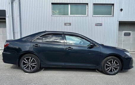 Toyota Camry, 2017 год, 1 825 000 рублей, 2 фотография