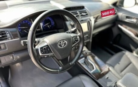 Toyota Camry, 2017 год, 1 825 000 рублей, 5 фотография