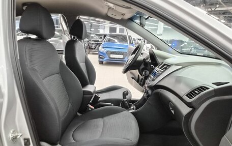 Hyundai Solaris II рестайлинг, 2015 год, 839 000 рублей, 13 фотография