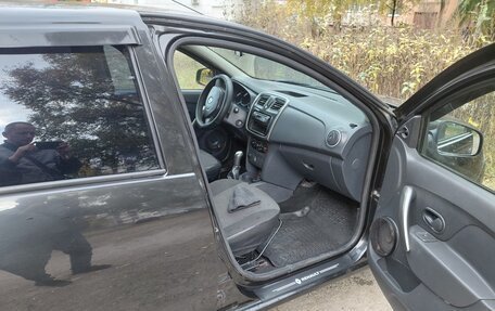 Renault Logan II, 2014 год, 485 000 рублей, 4 фотография