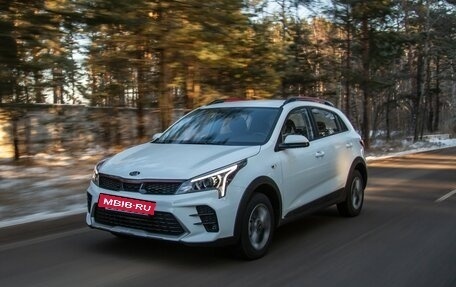KIA Rio IV, 2021 год, 1 830 000 рублей, 2 фотография