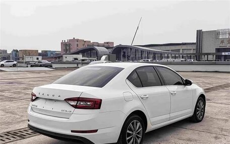 Skoda Octavia, 2022 год, 1 500 000 рублей, 3 фотография