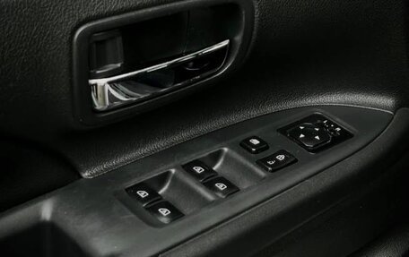 Mitsubishi Outlander III рестайлинг 3, 2022 год, 1 950 000 рублей, 5 фотография