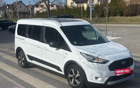 Ford Tourneo Connect II рестайлинг, 2021 год, 2 850 000 рублей, 4 фотография