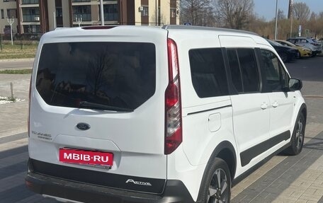 Ford Tourneo Connect II рестайлинг, 2021 год, 2 850 000 рублей, 5 фотография