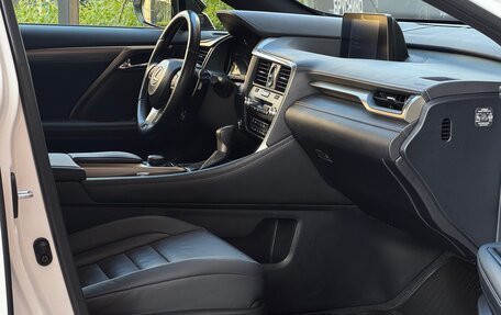 Lexus RX IV рестайлинг, 2017 год, 4 300 000 рублей, 11 фотография