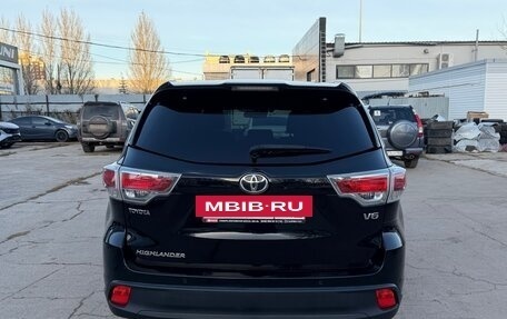 Toyota Highlander III, 2015 год, 2 750 000 рублей, 6 фотография
