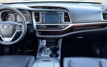 Toyota Highlander III, 2015 год, 2 750 000 рублей, 15 фотография