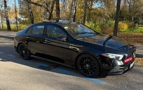 Mercedes-Benz A-Класс, 2019 год, 2 800 000 рублей, 1 фотография