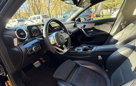 Mercedes-Benz A-Класс, 2019 год, 2 800 000 рублей, 9 фотография