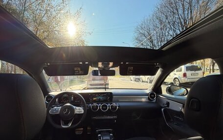 Mercedes-Benz A-Класс, 2019 год, 2 800 000 рублей, 10 фотография