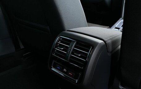 Volkswagen Passat B8 рестайлинг, 2018 год, 1 899 000 рублей, 24 фотография