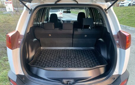 Toyota RAV4, 2014 год, 1 850 000 рублей, 6 фотография