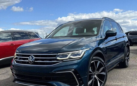 Volkswagen Tiguan II, 2023 год, 3 500 000 рублей, 1 фотография