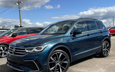 Volkswagen Tiguan II, 2023 год, 3 500 000 рублей, 2 фотография