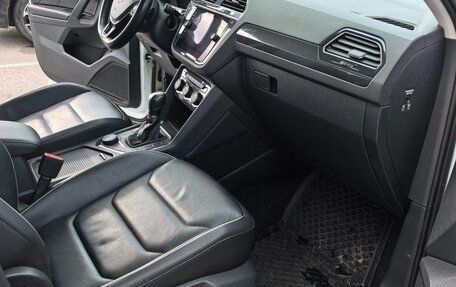 Volkswagen Tiguan II, 2018 год, 2 650 000 рублей, 12 фотография