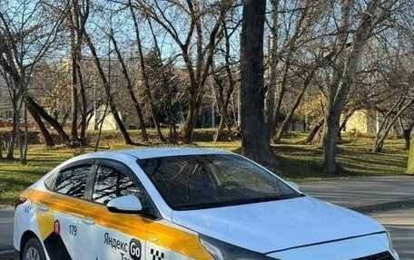 Hyundai Solaris II рестайлинг, 2019 год, 560 000 рублей, 1 фотография