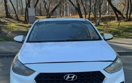 Hyundai Solaris II рестайлинг, 2019 год, 560 000 рублей, 2 фотография