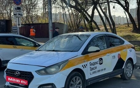 Hyundai Solaris II рестайлинг, 2019 год, 560 000 рублей, 3 фотография