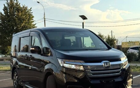 Honda Stepwgn IV рестайлинг, 2021 год, 2 070 000 рублей, 2 фотография