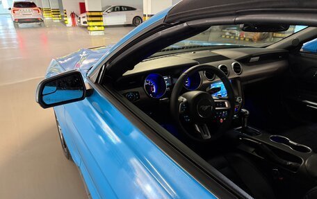 Ford Mustang VI рестайлинг, 2018 год, 2 290 000 рублей, 29 фотография