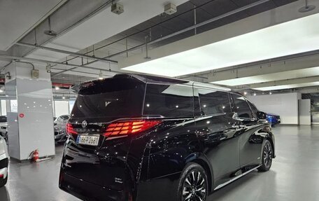 Toyota Alphard, 2025 год, 11 700 000 рублей, 3 фотография