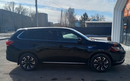 Mitsubishi Outlander III рестайлинг 3, 2015 год, 1 980 000 рублей, 6 фотография