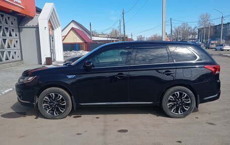 Mitsubishi Outlander III рестайлинг 3, 2015 год, 1 980 000 рублей, 5 фотография