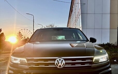 Volkswagen Tiguan II, 2018 год, 2 350 000 рублей, 4 фотография