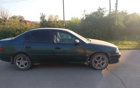 Toyota Avensis III рестайлинг, 1999 год, 180 000 рублей, 1 фотография