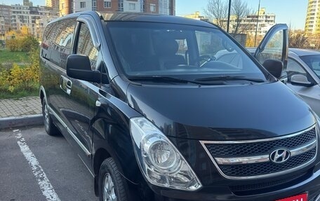 Hyundai Grand Starex Grand Starex I рестайлинг 2, 2011 год, 1 800 000 рублей, 2 фотография