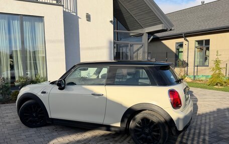 MINI Hatch, 2018 год, 1 928 000 рублей, 4 фотография
