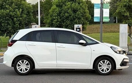Honda Fit, 2022 год, 930 000 рублей, 8 фотография