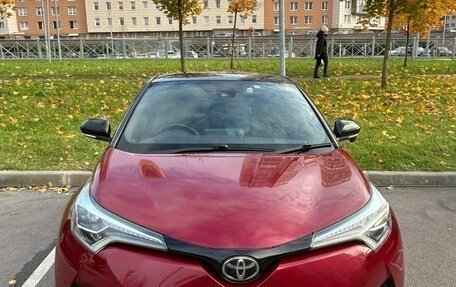 Toyota C-HR I рестайлинг, 2019 год, 2 200 000 рублей, 2 фотография