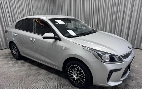 KIA Rio IV, 2018 год, 1 410 000 рублей, 2 фотография