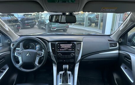 Mitsubishi Pajero Sport III рестайлинг, 2018 год, 3 159 000 рублей, 11 фотография