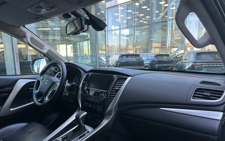 Mitsubishi Pajero Sport III рестайлинг, 2018 год, 3 159 000 рублей, 9 фотография