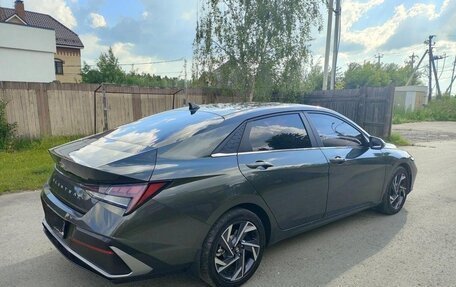 Hyundai Elantra, 2023 год, 1 700 000 рублей, 4 фотография