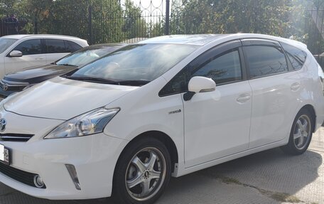 Toyota Prius Alpha I (ZVW40/41), 2014 год, 1 125 000 рублей, 1 фотография