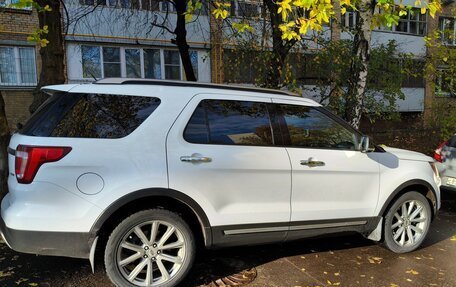 Ford Explorer V рестайлинг, 2016 год, 2 090 000 рублей, 10 фотография