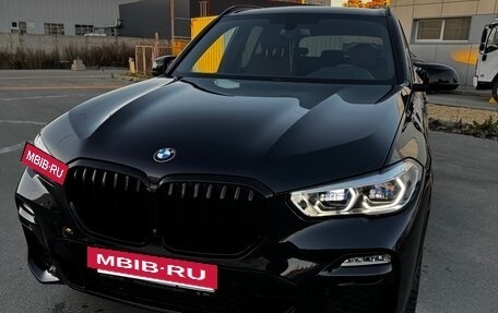 BMW X5, 2021 год, 9 800 000 рублей, 2 фотография