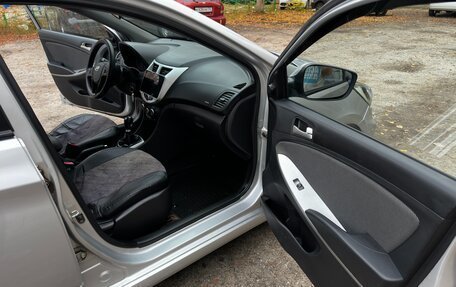 Hyundai Solaris II рестайлинг, 2011 год, 610 000 рублей, 4 фотография