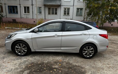 Hyundai Solaris II рестайлинг, 2011 год, 610 000 рублей, 11 фотография