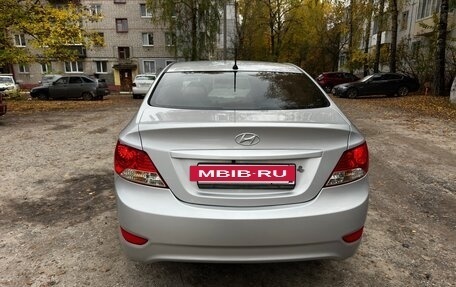 Hyundai Solaris II рестайлинг, 2011 год, 610 000 рублей, 8 фотография