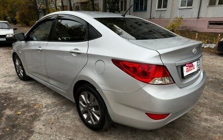 Hyundai Solaris II рестайлинг, 2011 год, 610 000 рублей, 10 фотография