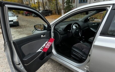Hyundai Solaris II рестайлинг, 2011 год, 610 000 рублей, 14 фотография